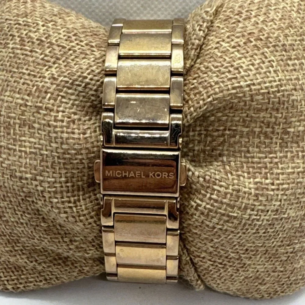 Michael Kors Parker MK5491 Women Rose Gold Analog Dial Quartz Wrist Watch JNA613
